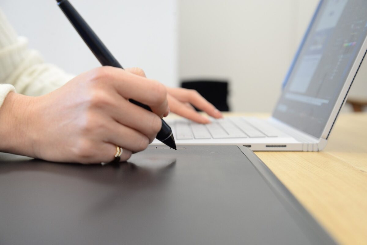 イラストレーターのおすすめ本ランキング8選!【2022年】